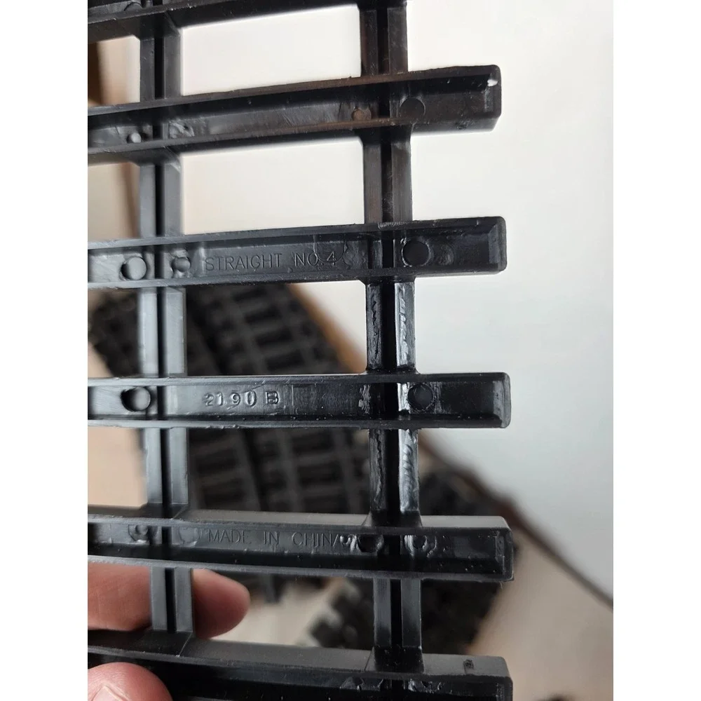 EZTEC Train Tracks Lot Of 26 Mix Straight Curved Cross
